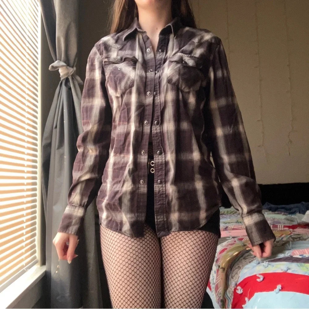 UNIQUE MONOCHROMATIC SNAP UP FLANNEL - Picture 11 of 16
